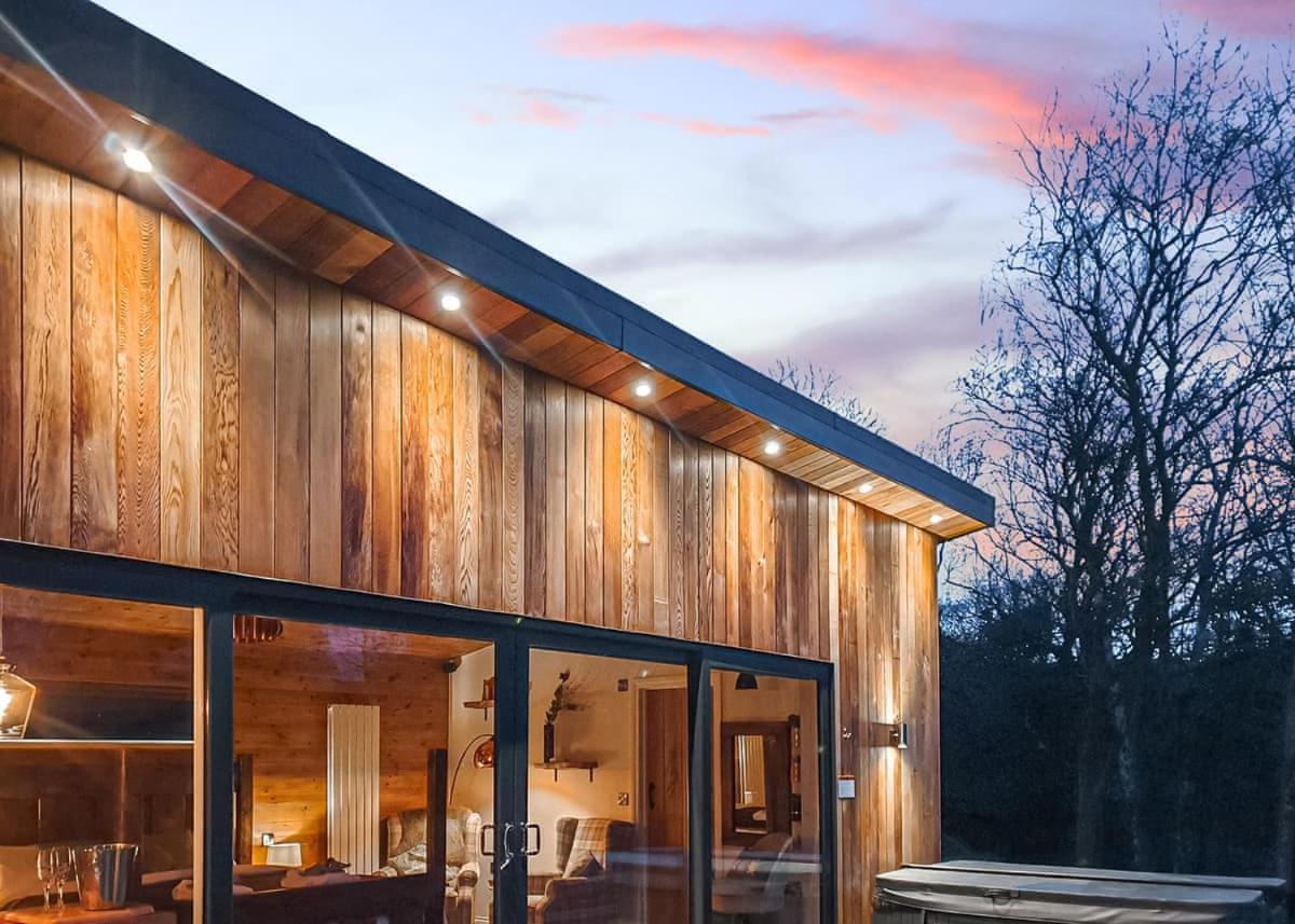 Nant-Y-Coed Lodges Mochdre  Exterior photo